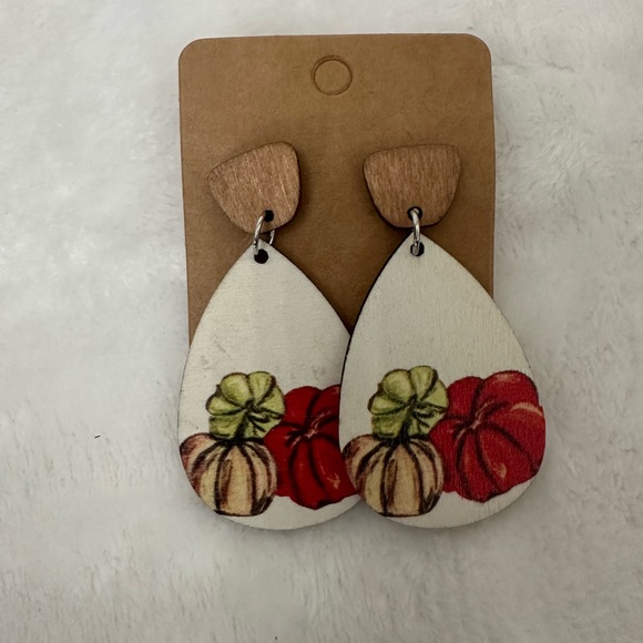 Gorgeous earring bundle - Picture 5 of 9